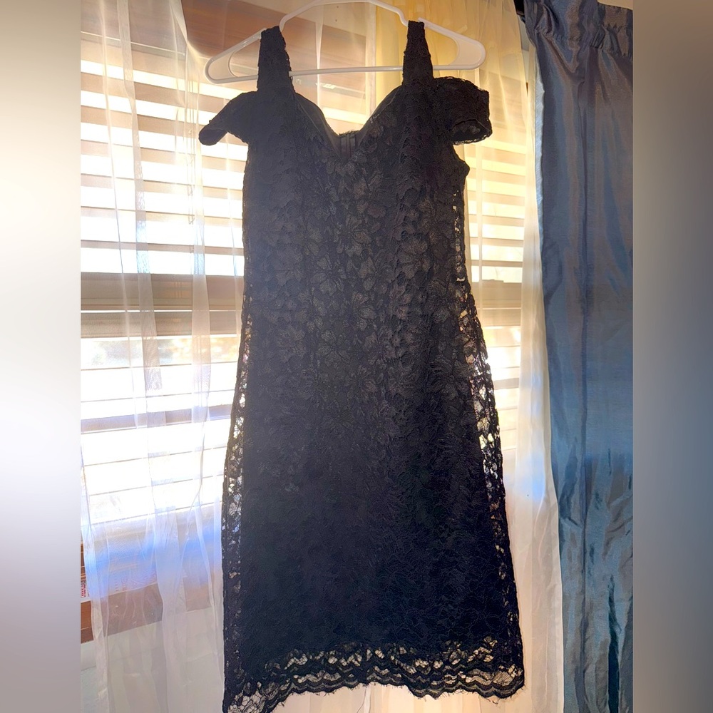 Cold shoulder lace Black dress